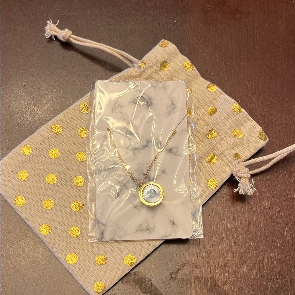Gold Tone Necklace with Eye Pendant